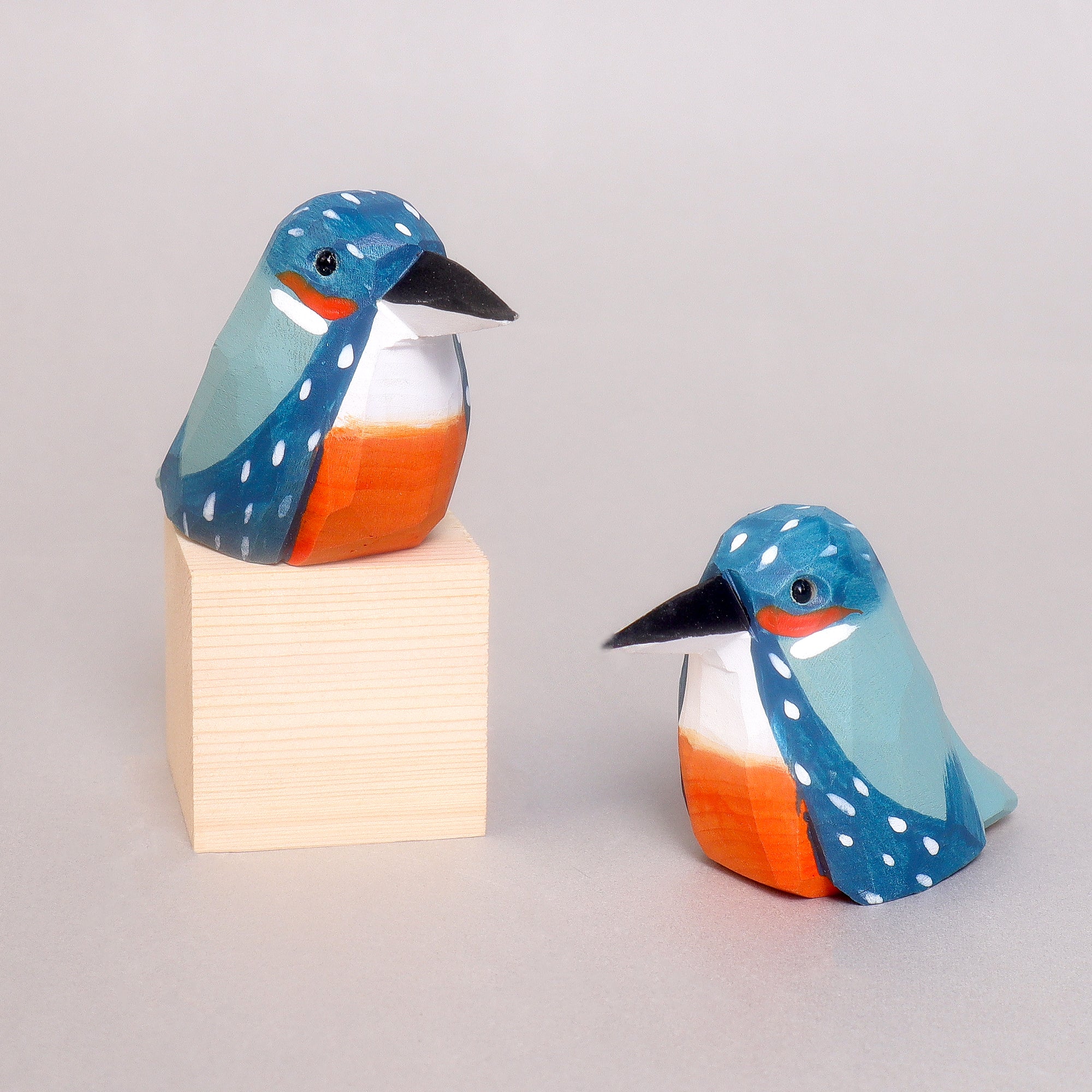 Hand-Carved Wooden Bird Figurine – Hummingbird
