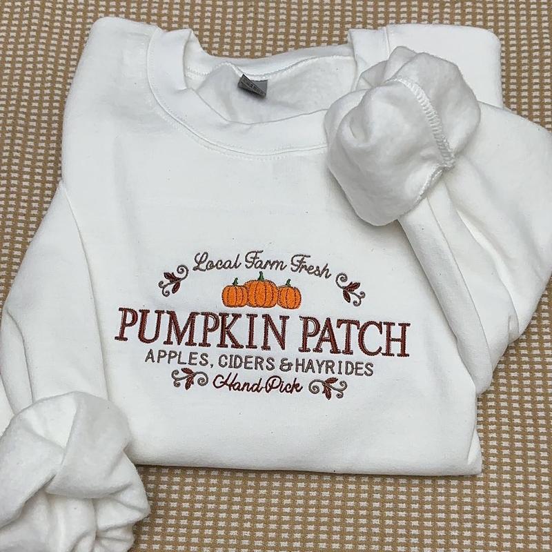 Pumpkin Patch Embroidered Sweatshirt – Cozy Fall Pullover for Women & Men, Autumn Farm Style
